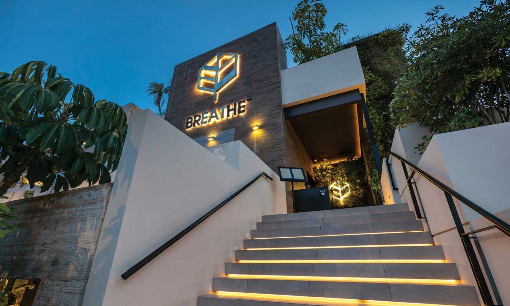 1. Breathe Marbella (Nueva Andalucía / Puerto Banús Area)
The Ultimate Wellness & Lifestyle Lounge