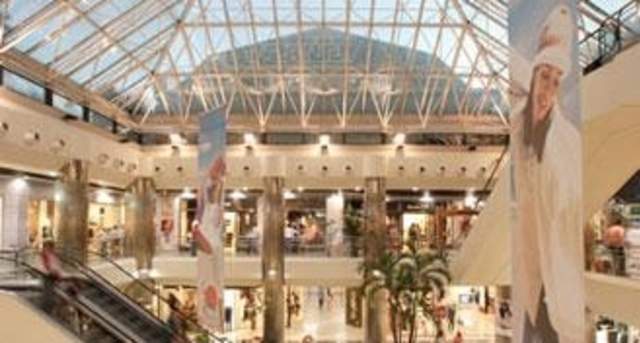 Marina Banus Shopping Center